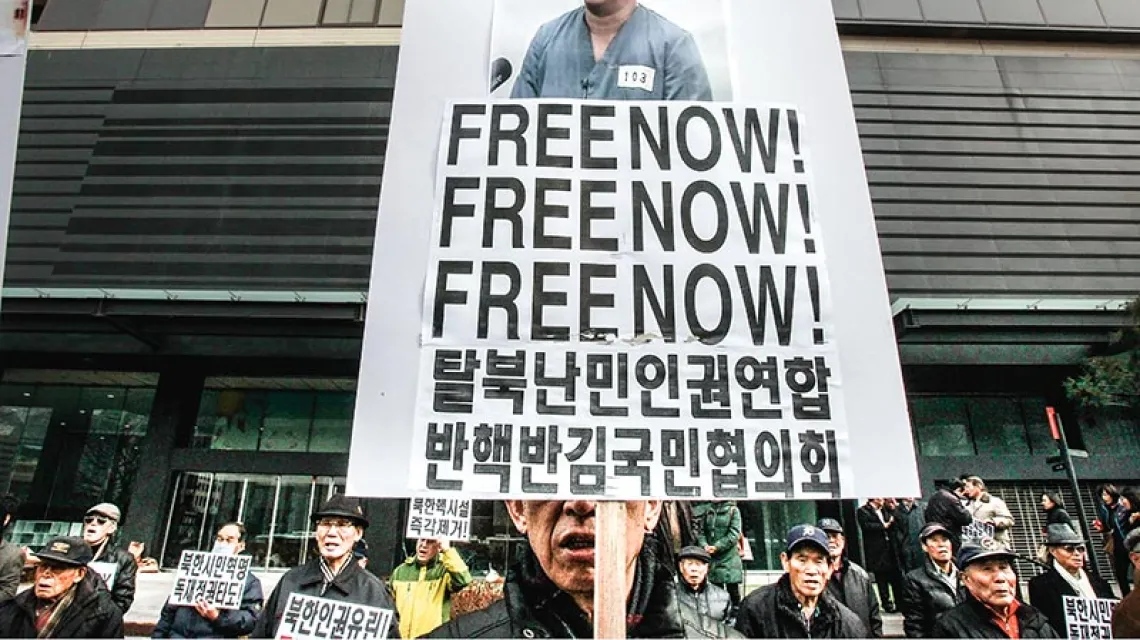 Demonstracja na rzecz uwolnienia misjonarza Kennetha Bae, który spędził 2,5 roku w północno-koreańskim obozie pracy. Seul, luty 2014 r. / Fot. Ahn Young-Joon / AP / EAST NEWS