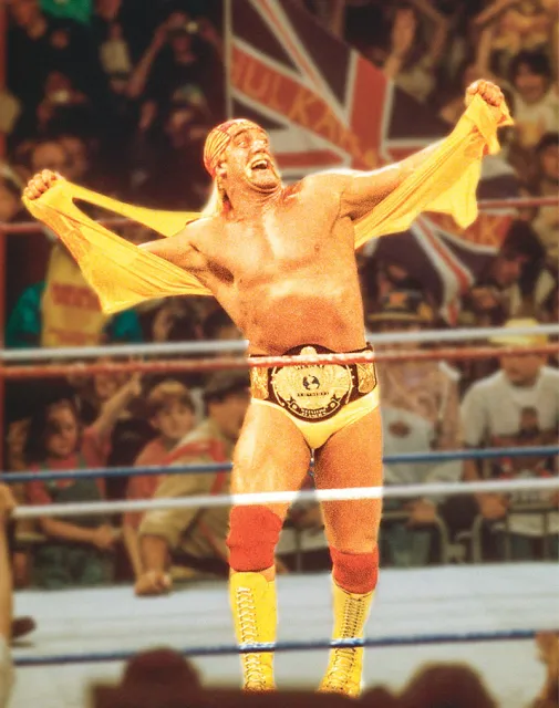 Wrestler Terry Bollea, czyli Hulk Hogan, po kolejnej udanej akcji. Docklands Arena, Londyn, 1991 r. / Fot. Nils Jorgensen / REX / SHUTTERSTOCK / EAST NEWS