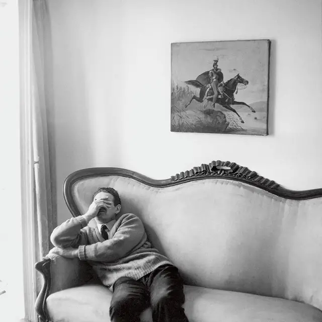 W domu przy ulicy Hauke-Bosaka w Warszawie, 1967 r. / Fot. Bogdan Łopieński / FORUM