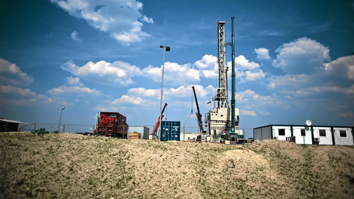 Baza wydobywania gazu łupkowego, Grzebowilk, kwiecień 2011 r. / fot. Filip Klimaszewski / Agencja Gazeta / 