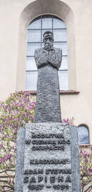 August Zamoyski, pomnik kardynała Sapiehy przy kościele franciszkanów w Krakowie / Fot. Grażyna Makara