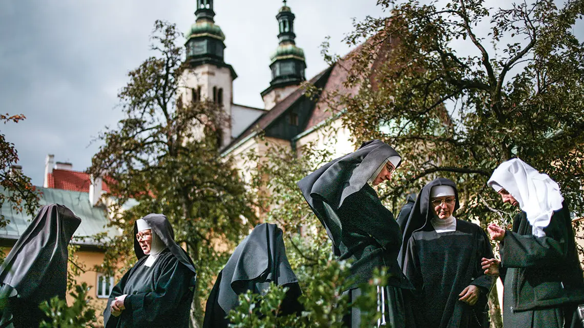 Klaryski z Grodzkiej traktują dźwięki z ulicy jako przynaglenie do modlitwy za tych, których głosy słyszą. / GRAŻYNA MAKARA
