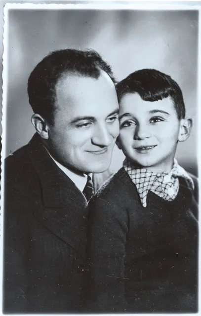 Emanuel Ringelblum z synem Urim / GHETTO FIGHTERS’ HOUSE ARCHIVES