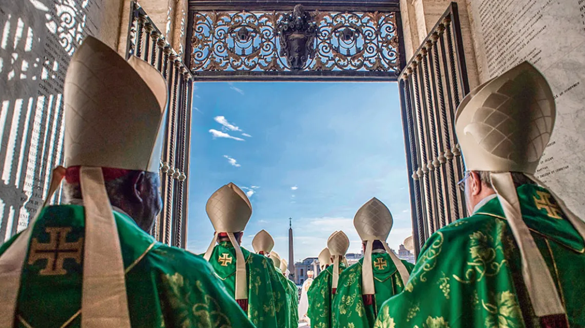 Biskupi podczas mszy św. otwierającej Synod, Watykan, 3 października 2018 r. / VATICANMEDIA / CPP