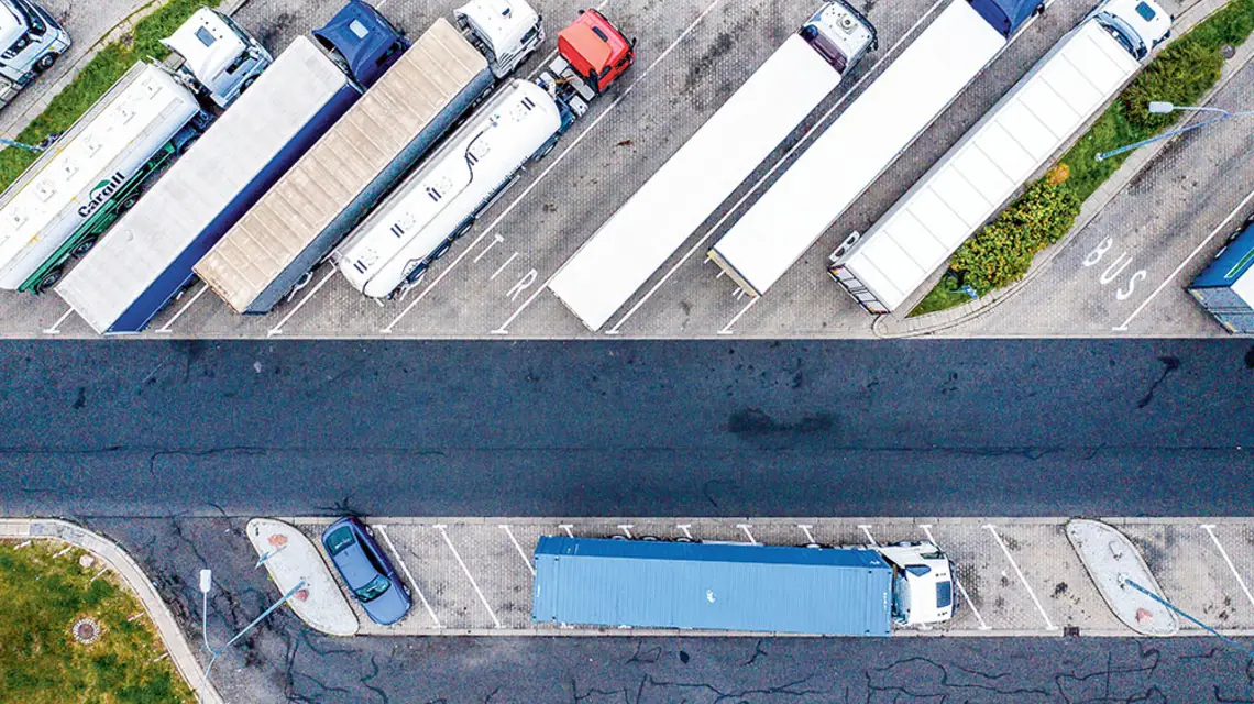 Parking przy Autostradzie Bursztynowej, Rombark, woj. pomorskie, styczeń 2021 r. / PRZEMEK ŚWIDERSKI / REPORTER