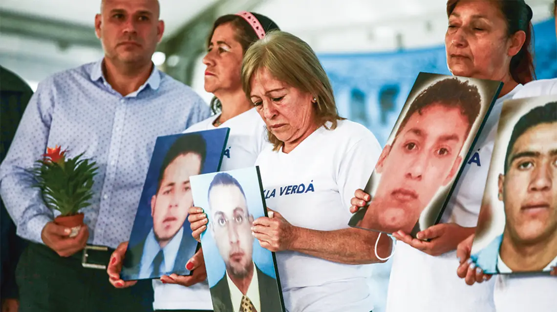 Matki z Soacha podczas spotkania pojednawczego z dowódcami żołnierzy, którzy dokonywali zbrodni. Soacha, Kolumbia, 10 maja 2022 r. / JUANCHO TORRES / AFP / EAST NEWS