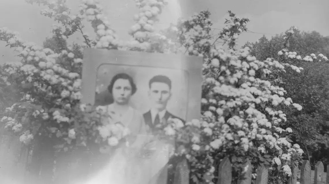NIEPRZEZROCZYSTE HISTORIE CHŁOPSKIEJ FOTOGRAFII AGNIESZKA PAJĄCZKOWSKA	