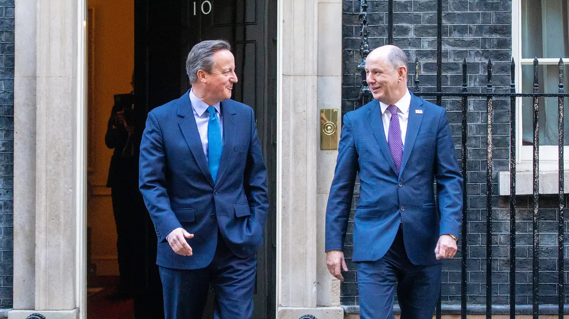 Były premier David Cameron, nowy minister spraw zagranicznych Wielkiej Brytanii oraz sekretarz biura zagranicznego Philip Barton . Londyn, 13 listopada 2023 r. / Zuma / SplashNews.com / EAST NEWS