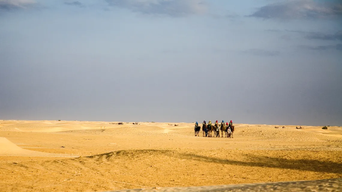 Beduini na Saharze, Tunezja, maj 2019 r. // Yadid Levy / Anzenberger / Forum