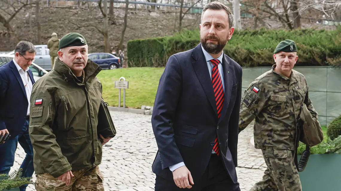 Przed spotkaniem ministra Władysława Kosiniaka-Kamysza z generałami i prezydentem w BBN. Warszawa, 29 grudnia 2023 r. / fot. Jacek Szydłowski / Forum
