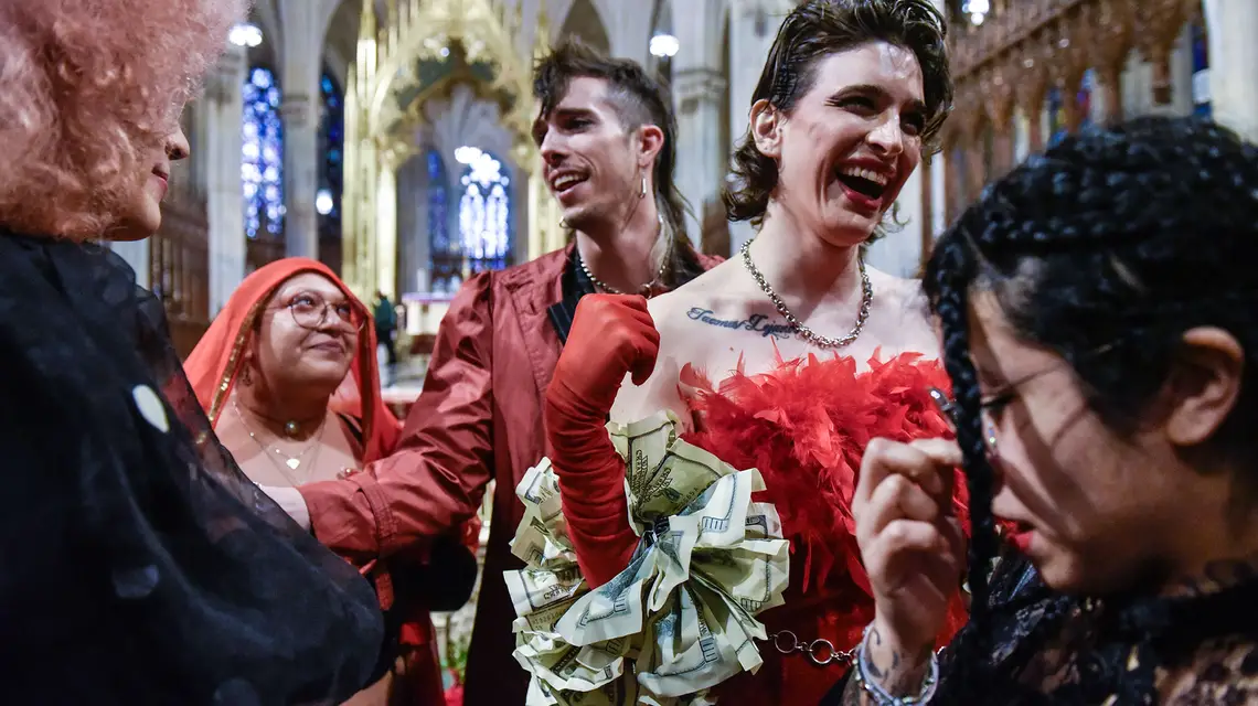 Pogrzeb transseksualnej aktywistki Cecilii Gentili w katedrze św. Patryka, Nowy Jork, 15 lutego 2024 r. // Fot. Stephanie Keith / Getty Images