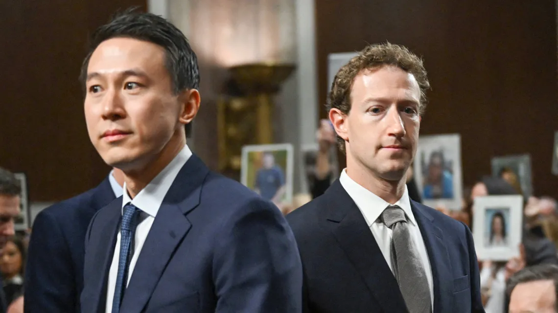 Shou Zi Chew, dyrektor generalny TikTok i Mark Zuckerberg, dyrektor generalny Meta przed przesłuchaniem Komisji Sądownictwa Senatu USA. Waszyngton, 31 stycznia 2024 r. / fot. ANDREW CABALLERO-REYNOLDS / AFP / EAST NEWS