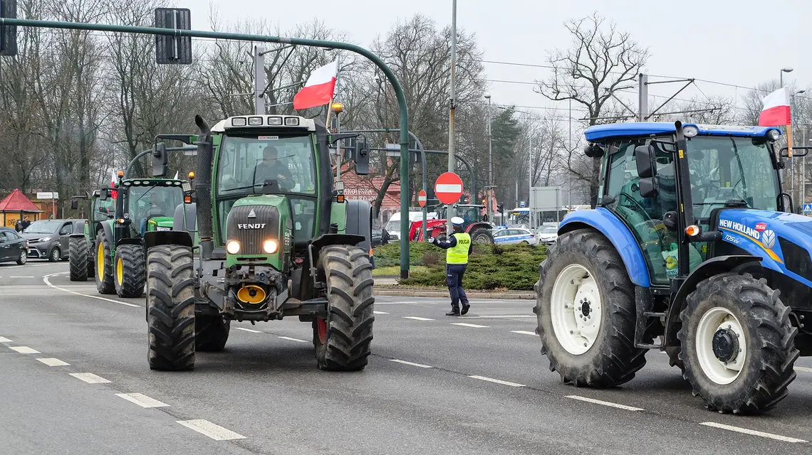 Rolnicy blokują rondo im. Matecznego w Krakowie. 9 lutego 2024 r. / Fot. Jacek Taran