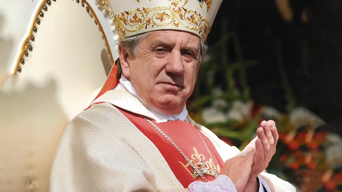 Arcybiskup Andrzej Dzięga podczas mszy dożynkowej na Jasnej Górze. Częstochowa, wrzesień 2010 r. / fot. Bartosz Krupa / EAST NEWS