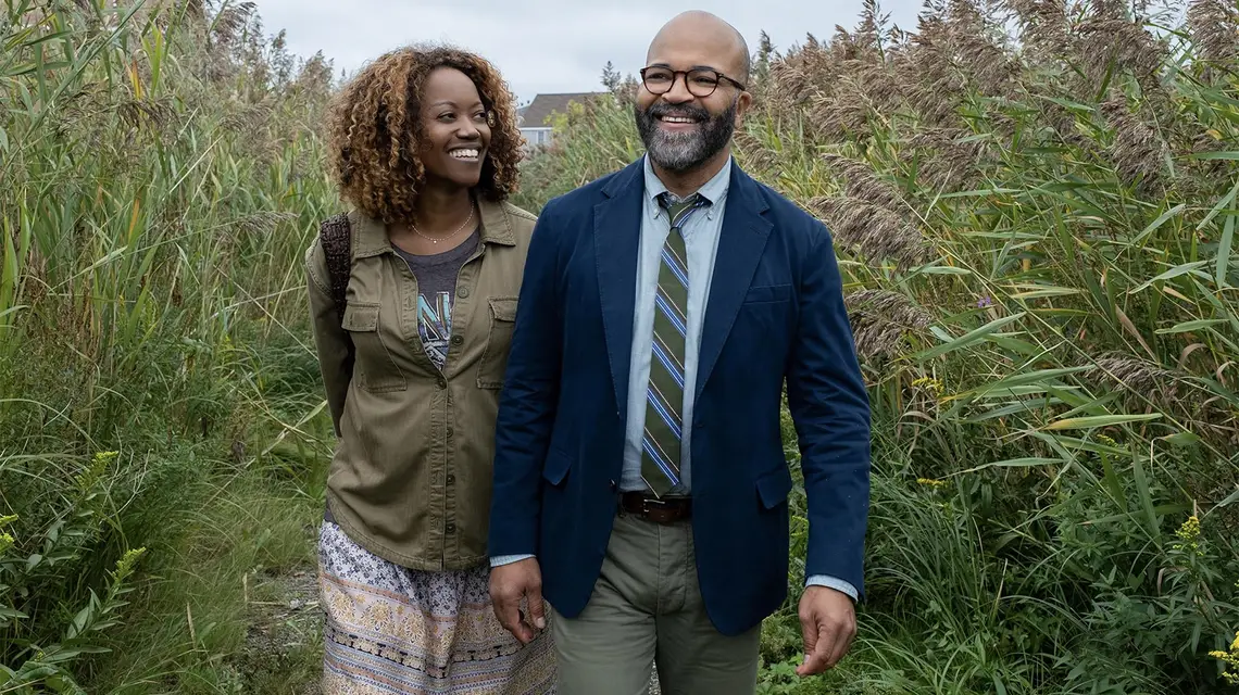 Erika Alexander i Jeffrey Wright w filmie „Amerykańska fikcja”. / Fot. Claire Folger/Orion Releasing LLC / materiały prasowe