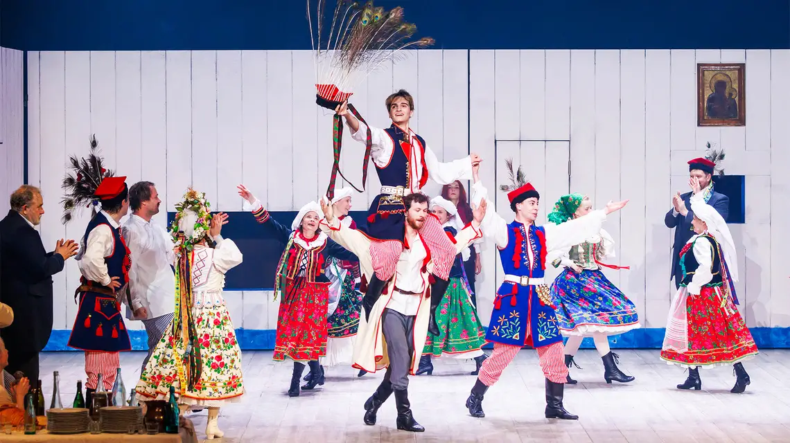 „Wesele” w reżyserii Mai Kleczewskiej w Teatrze im. Juliusza Słowackiego w Krakowie, marzec 2024 r. // Fot. Bartek Barczyk dla Teatru im. Juliusza Słowackiego w Krakowie