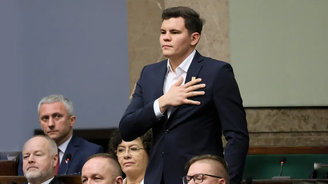 Poseł Adam Gomoła (Polska 2050) podczas ślubowania poselskiego. Warszawa, 13 listopada 2023 r. / Fot. Piotr Molecki / East News