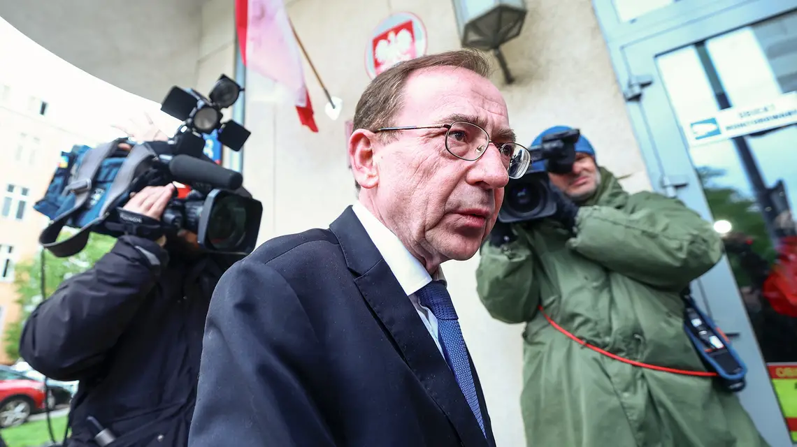 Mariusz Kamiński przed wejściem do prokuratury. Warszawa, 18 kwietnia 2024 r. // Fot. Andrzej Iwańczuk / Reporter