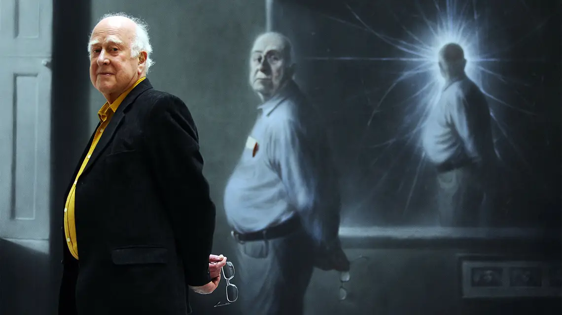 Peter Higgs przed obrazem Calluma Bennettsa „Peter Higgs – lata 2000. Polowanie na bozon Higgsa”. Październik, 2013 r. // Fot. REX / Gavin Rodgers / East News