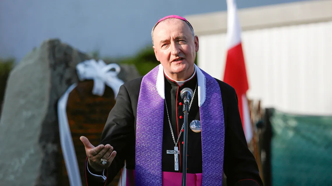Biskup Andrzej Jeż. Limanowa, 18 sierpnia 2022 r. // Fot. Sylwia Penc / Agencja Wyborcza.pl