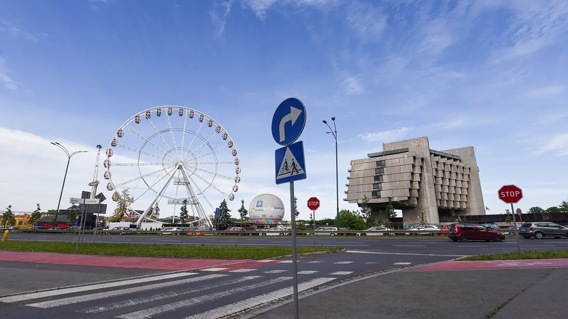 Widok na dawny Hotel Forum i "Cracow Eye". Kraków, 8 maja 2024 r. // Fot. Jacek Taran
