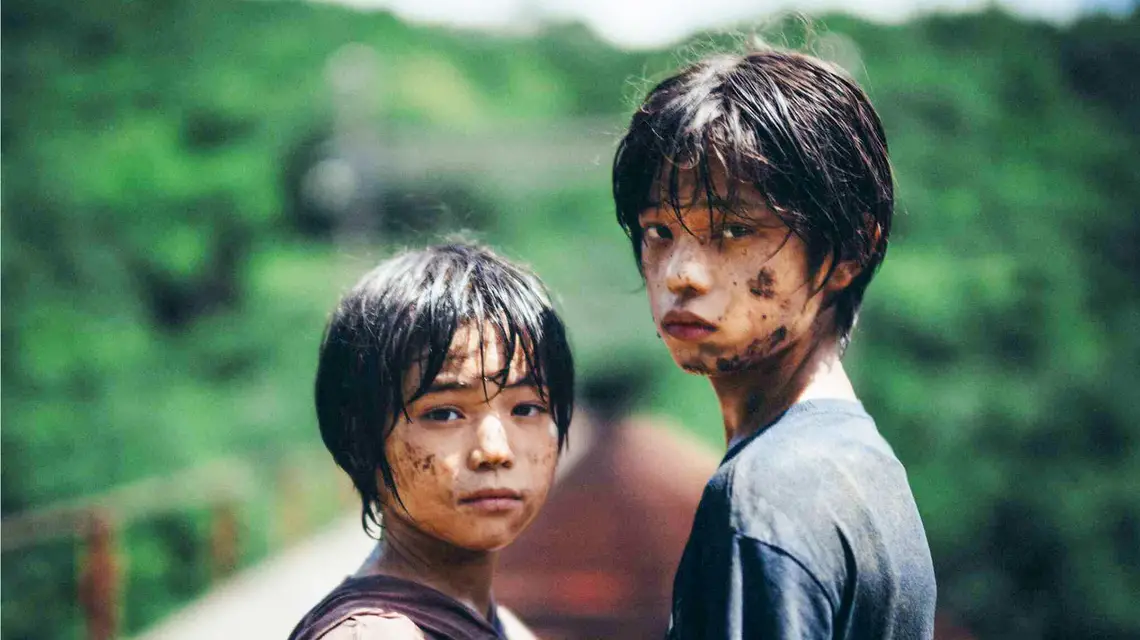 Sōya Kurokawa i Ryû Morioka w filmie "Monster", reż. Hirokazu Koreeda, 2023 r. // materiały prasowe Best Film
