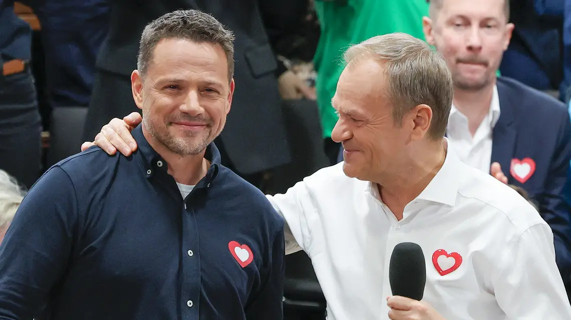 Rafał Trzaskowski i Donald Tusk podczas kampanii samorządowej. Warszawa, 17 lutego 2024 r. // Fot. Paweł Supernak / PAP