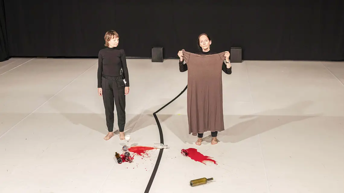 AR50 Remiksy, „Piosenka”, 2024 r. // Fot. Filip Preis / materiały prasowe teatru Komuna Warszawa