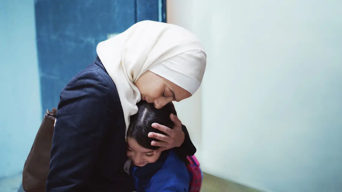 Kadr z filmu "Bogu dzięki, chłopiec", reż. Amjad Al-Rasheed, 2023 r. 