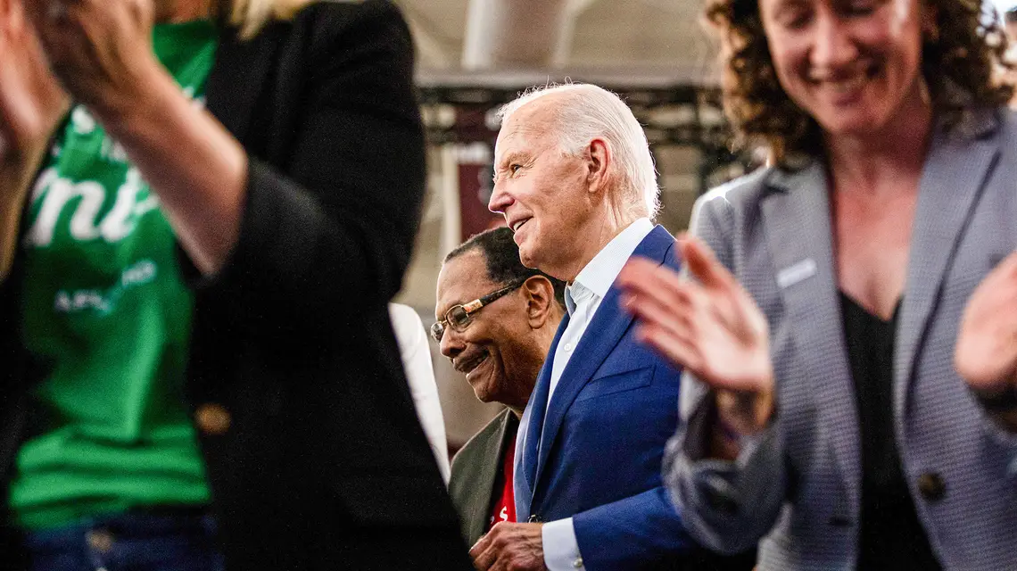 Joe Biden podczas kampanii w Detroit. 12 lipca 2024 r. // Fot. Emily Elconin / Getty Images