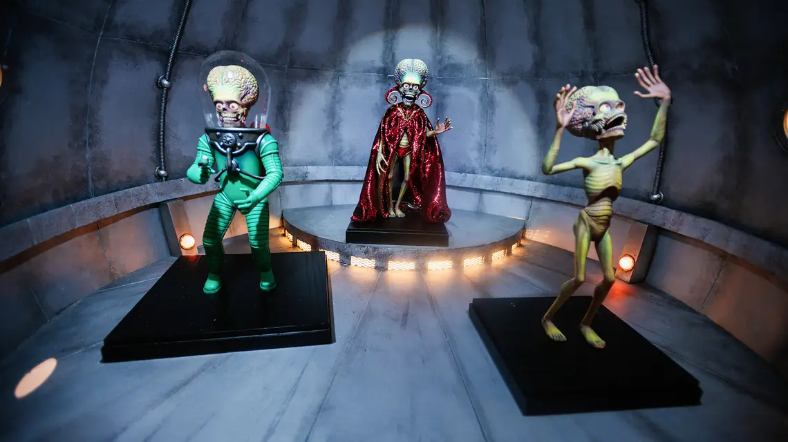 Tim Burton, projekt scenografii i kukiełki do filmu „Marsjanie atakują!” // Fot. Jan Hromadko / Praha Obecní dům / Materiały prasowe