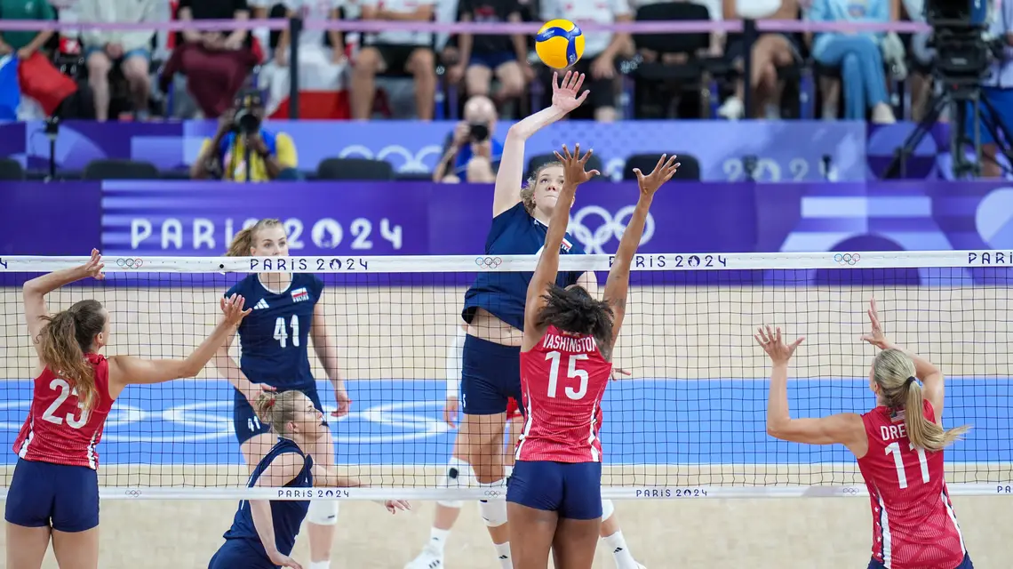 Mecz ćwierćfinałowy Polska–USA w siatkówce kobiet, Igrzyska Olimpijskie w Paryżu, 6 sierpnia 2024 r. // Fot. Łukasz Kalinowski / East News