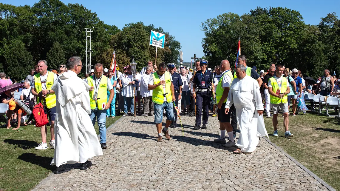 Pielgrzymki docierają na Jasną Górę na uroczystości Wniebowzięcia Najświętszej Maryi Panny. Częstochowa, 14 sierpnia 2024 r. // Fot. Karol Porwich / East News