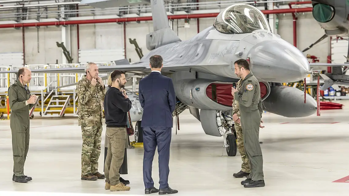 Prezydent Wołodymyr Zełenski w bazie F-16 w Melsbroek, Belgia, 28 maj 2024. r. // Fot. Ksenia Kuleshova / Bloomberg / Getty Images