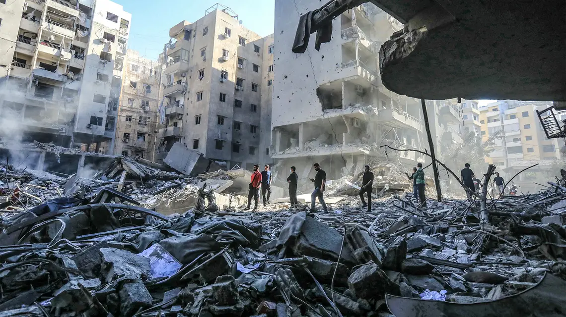 Dzielnica Haret Hreik po izraelskim ataku, południowe przedmieściach Bejrutu. Liban, 29 września 2024 r. Fot. AFP / East News