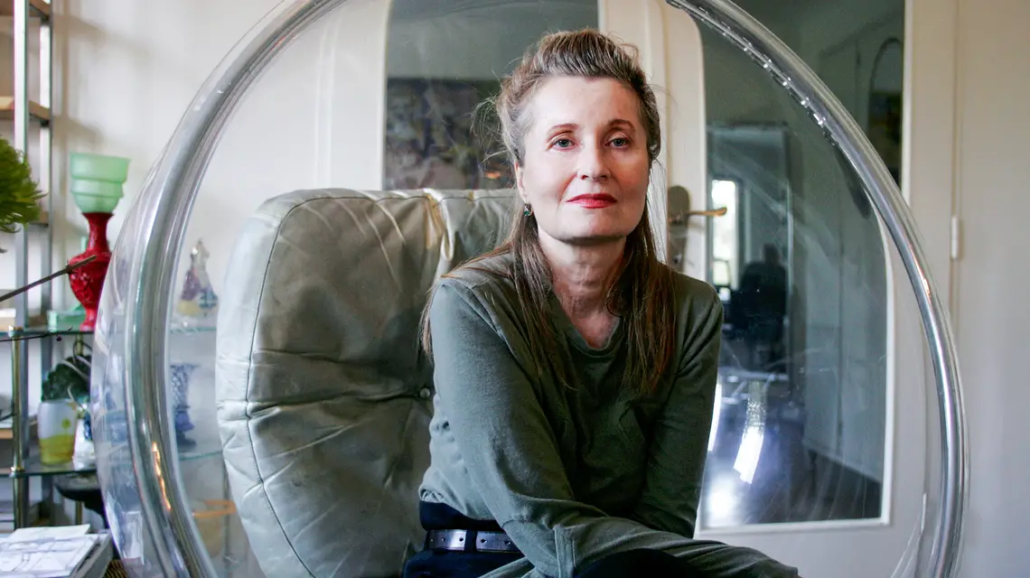 Elfriede Jelinek w swoim domu w Wiedniu, 2004 r. // Fot. Leonhard Foeger / Reuters / Forum