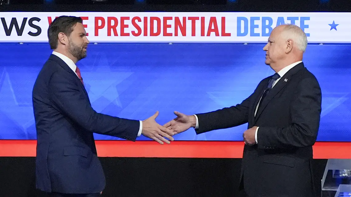 JD Vance i Tim Walz w studiu CBS News. Stany Zjednoczone, 1 października 2024 r. // Fot. / Julia Demaree Nikhinson / AP / East News