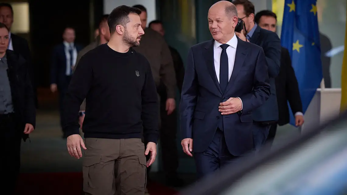 Wołodymyr Zełenski i Olaf Scholz 