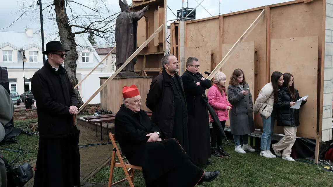 Kard. Kazimierz Nycz podczas Misterium Męki Pańskiej w Górze Kalwarii, kwiecień 2023 r. // Fot. Sławomir Kamiński / Agencja Wyborcza.pl