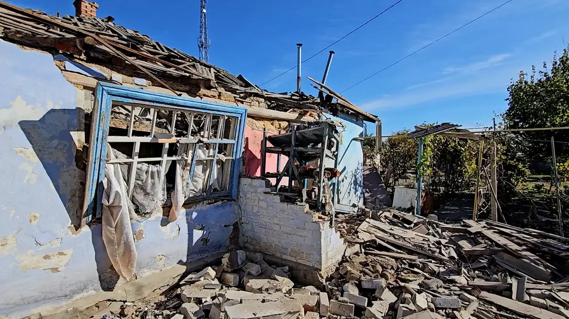 Domy we wsi Zełeniwka zniszczone przez wojska rosyjskie. 2 listopada 2024 r. // Chersońska Regionalna Administracja Wojskowa Ukrainy / AFP / East News