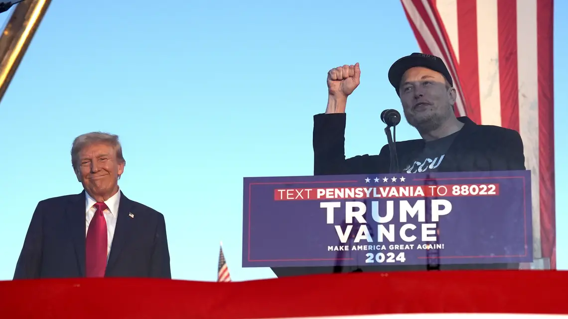 Elon Musk na wiecu Donalda Trumpa w Butler, 6 października 2024 r. / Alex Brandon/Associated Press/East News