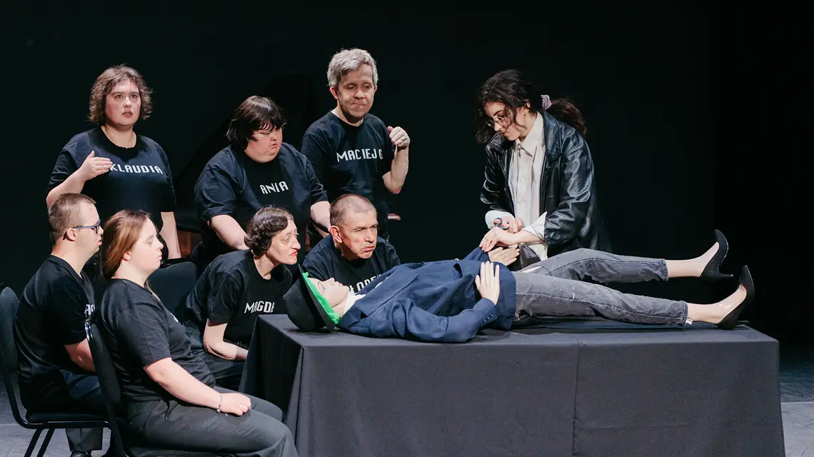 „Lekcja anatomii – rekonfiguracja”. Koncept i inscenizacja: Agata Skwarczyńska // Fot. Materiał prasowy