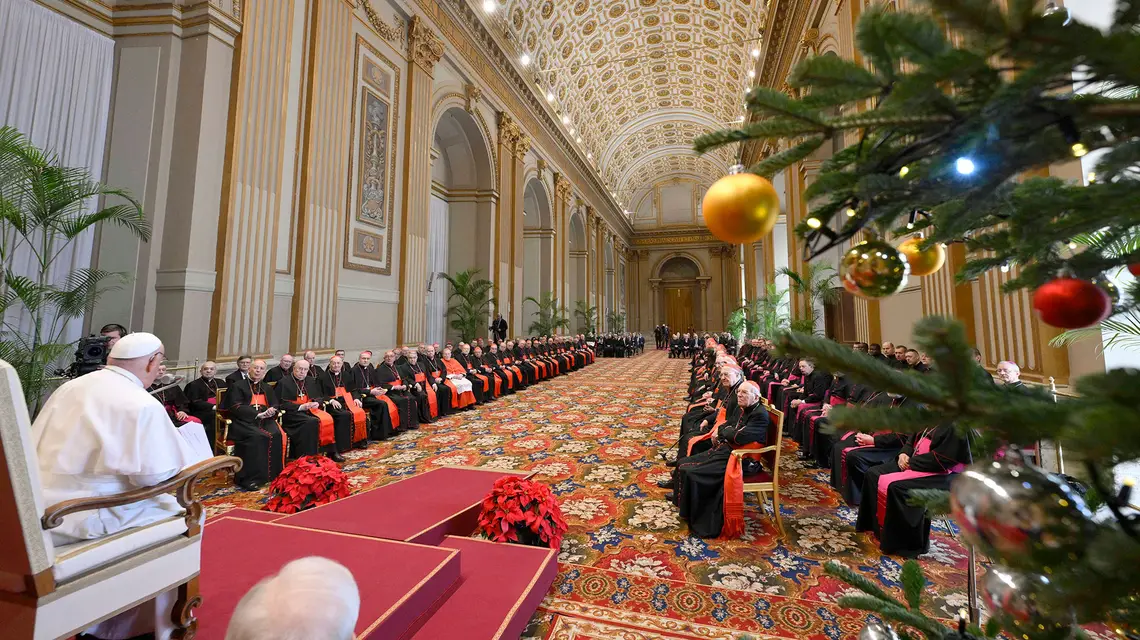 Świąteczne spotkanie papieża z kurią rzymską, Aula Błogosławieństw Pałacu Apostolskiego, Watykan, 21 grudnia 2024 r. // Vatican Media / Getty Images