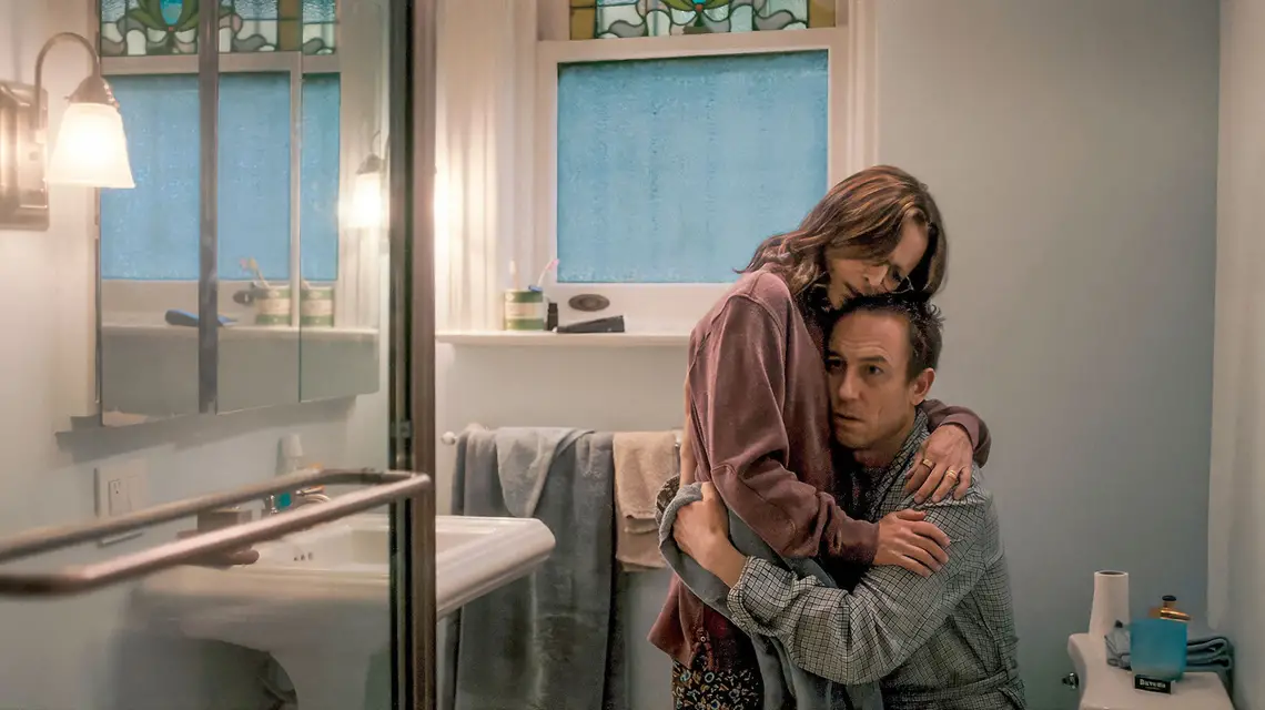 Julia Louis-Dreyfus i Tobias Menzies w filmie „Brutalna szczerość”, 2024 // Fot. materiały prasowe