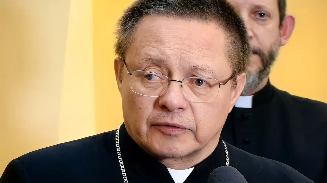 Kardynał Grzegorz Ryś na briefingu prasowym. Łódź, 20 stycznia 2025 r. // Fot. Andrzej Zbraniecki / East News