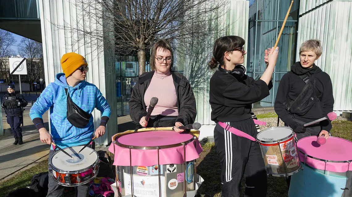 Pikieta przd Sądem Apelacyjnym w sprawie procesu Justyny Wydrzyńskiej, skazanej za pomocnictwo w aborcji farmakologicznej. Warszawa, 30 stycznia 2025 r. // Fot. Aliaksandr Valodzin / East News