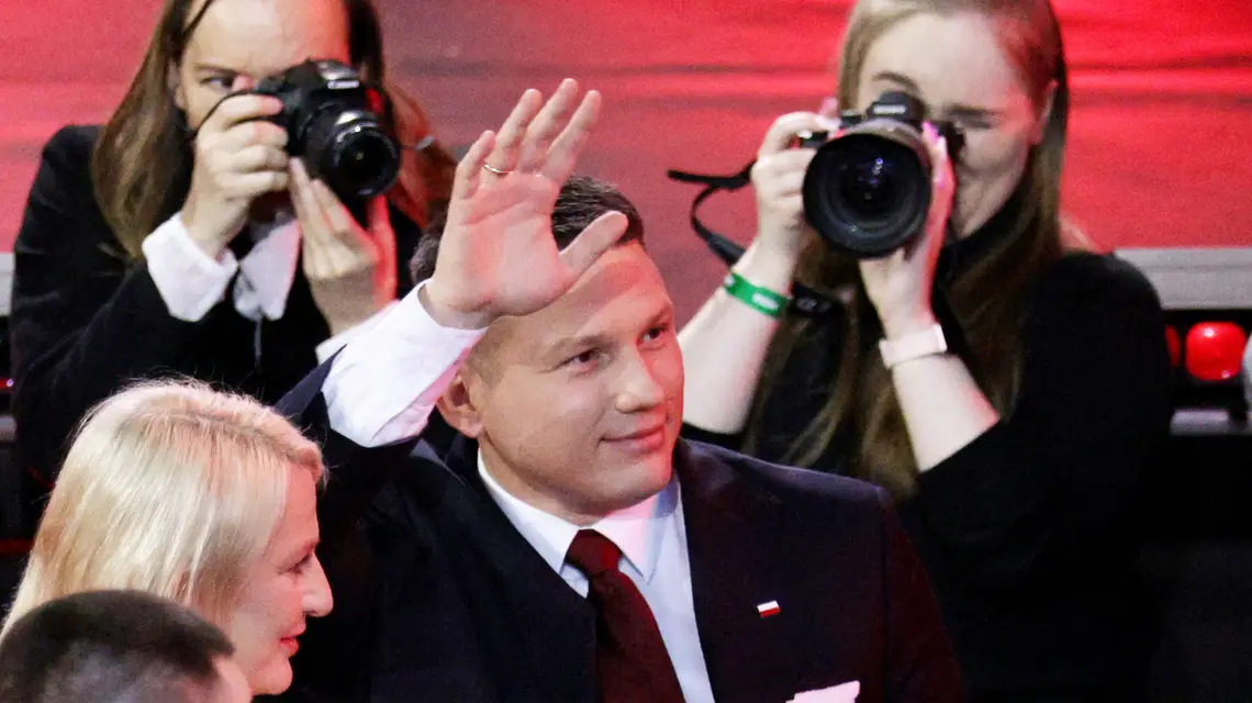  Sławomir Mentzen, kandydat Konfederacji na prezydenta, podczas konwencji wyborczej w Hali Energia w Bełchatowie. 22 lutego 2025 r. // Fot. Julian Sojka / East News