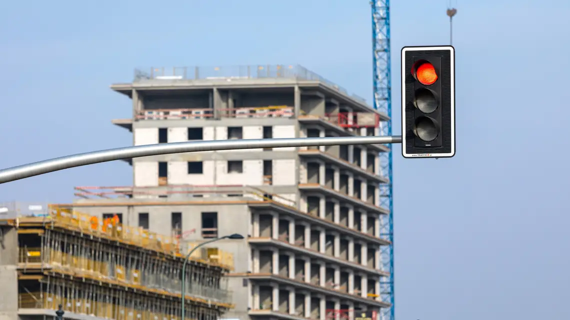 Budowa nowych budynków mieszkalnych. Warszawa, 2024 r. // Fot. Arkadiusz Ziółek / East News.