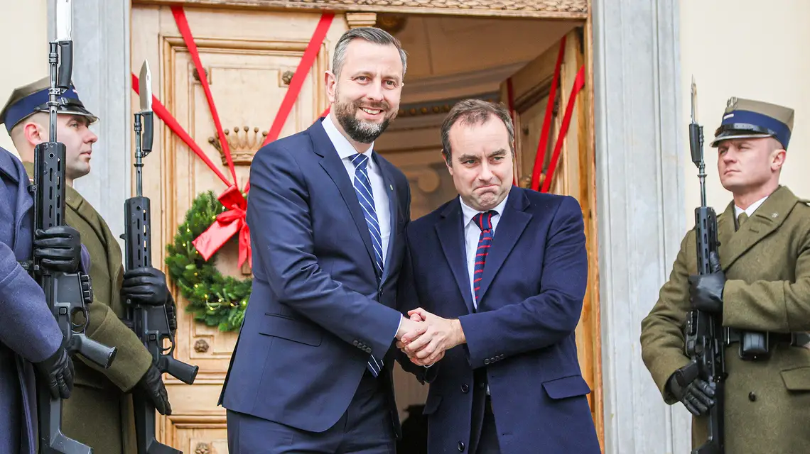 Władysław Kosiniak-Kamysz i Sebastien Lecornu, minister obrony Francji, podczas spotkania w Helenowie k. Warszawy. 13 stycznia 2025 r. // Fot. Wojciech Olkuśnik / East News