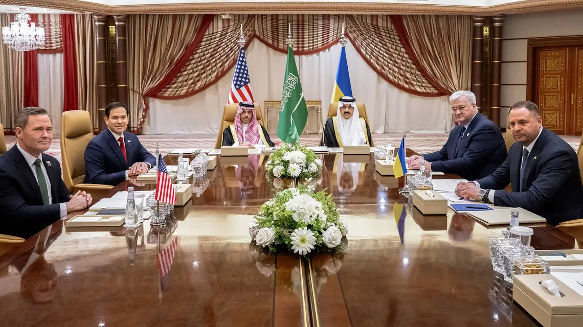 Spotkanie delegacji ukraińskiej i amerykańskiej w Dżuddzie w Arabii Saudyjskiej. 11 marca 2025 r. // Fot. Saul Loeb / AP / East News